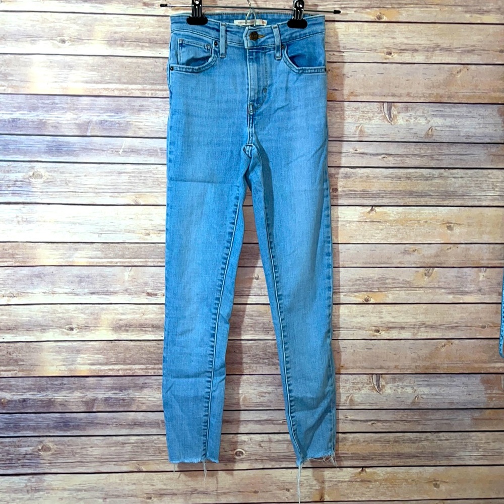 ⭐️ Levi's 721 High Rise Skinny Stretch 25 E7